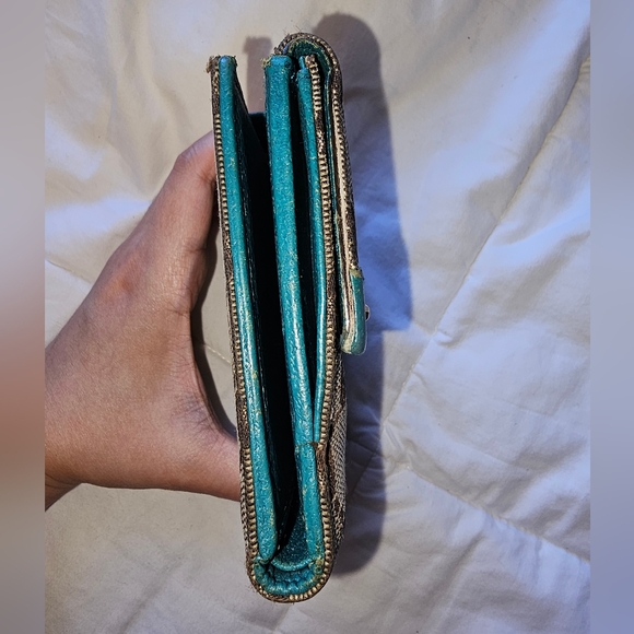 Authentic Gucci Wallet - Picture 14 of 17
